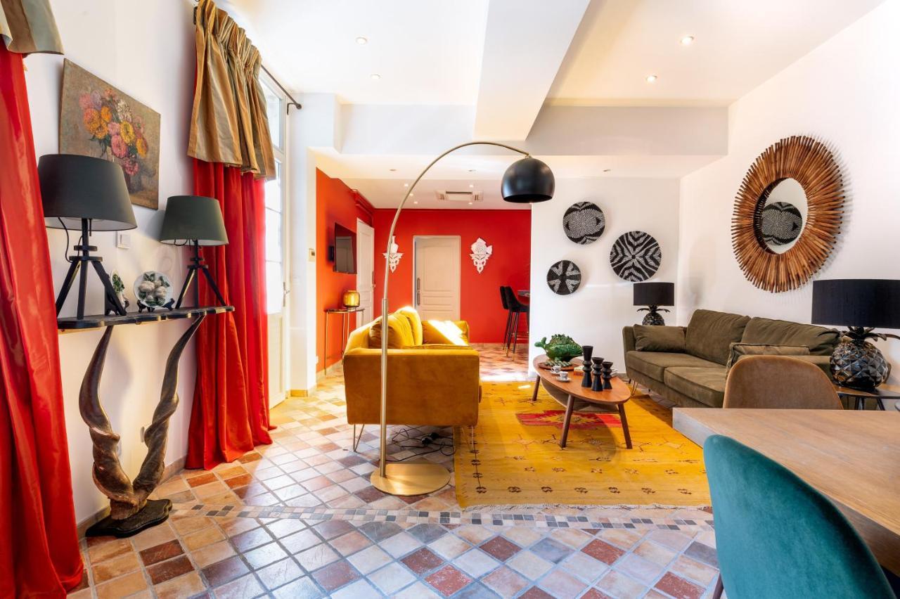 Appartement Place Du Palais Des Papes 3 Parking Climatisation 3 Salles De Bain Avignon